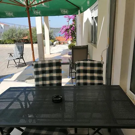 Apartmani Jureta Okrug Gornji Exterior photo