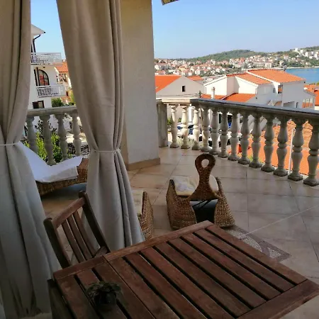 Apartmani Jureta Okrug Gornji Exterior photo