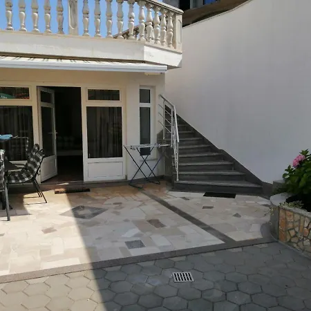 Apartmani Jureta Okrug Gornji Exterior photo