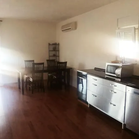 Apartmani Jureta Okrug Gornji Exterior photo