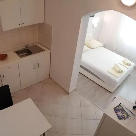 Apartmani Jureta Okrug Gornji Exterior photo