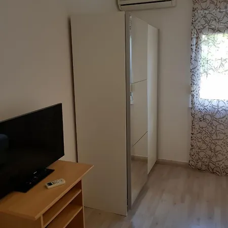 Apartmani Jureta Okrug Gornji Exterior photo
