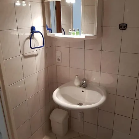 Apartmani Jureta Okrug Gornji Exterior photo