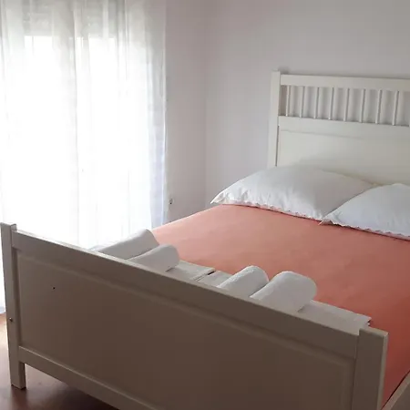 Apartmani Jureta Okrug Gornji Exterior photo