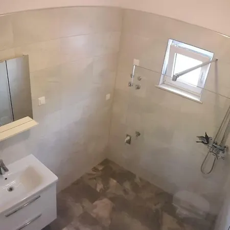 Apartmani Jureta Okrug Gornji Exterior photo