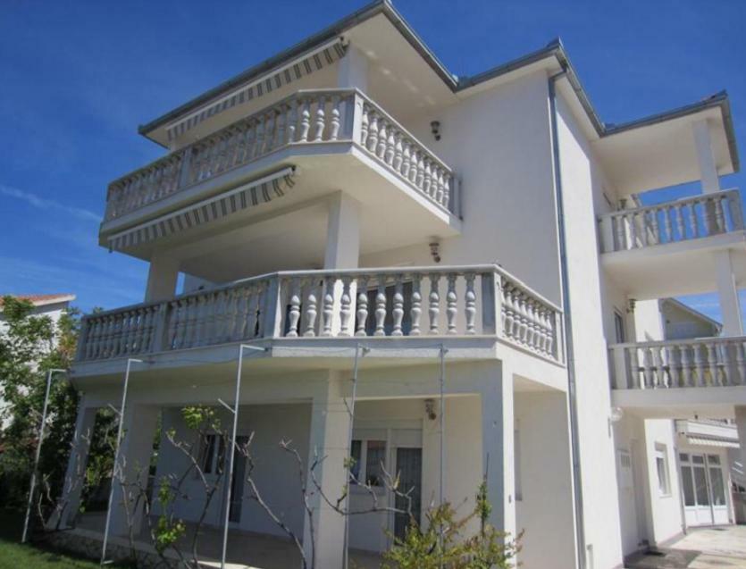 Apartment Jureta *
